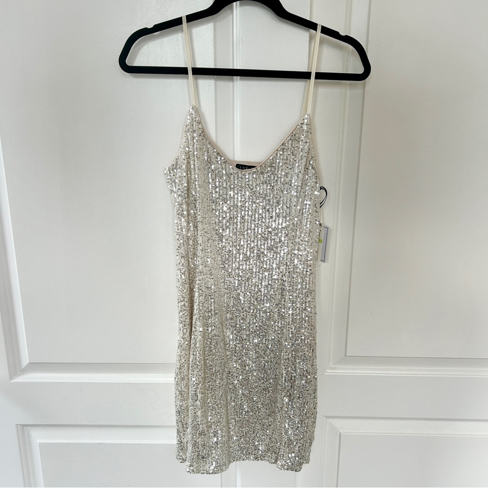 NWT 1. State Sequined Mini Cocktail and Party Dress Silver — Size 4